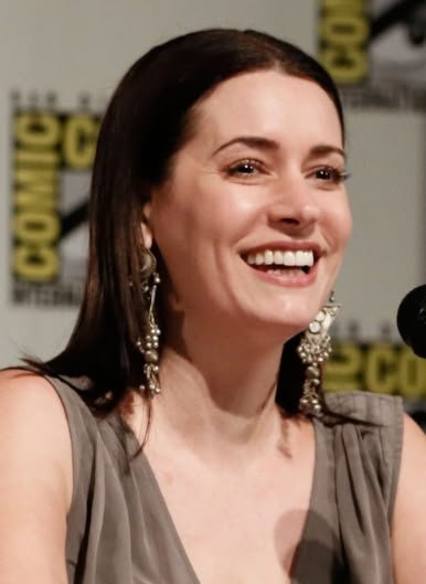 Paget Brewster - Wikibash